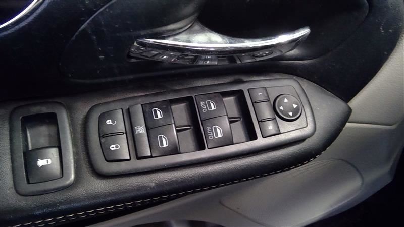CARAVAN 2019 Glove Box 217264