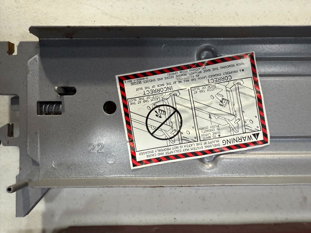 lozier gondola shelving base brackets for 22in base decks and low profile