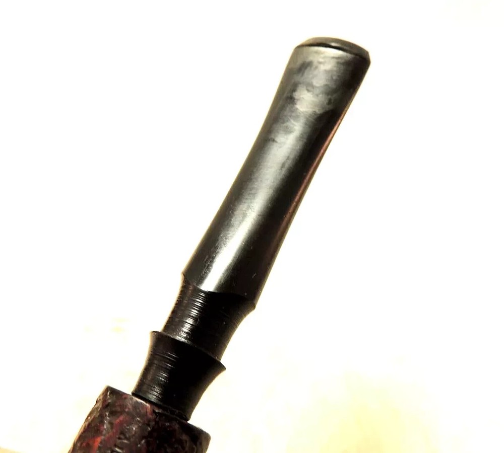 KAYWOODIE RUSTICATED AUTHOR SAXON BRIAR PIPE