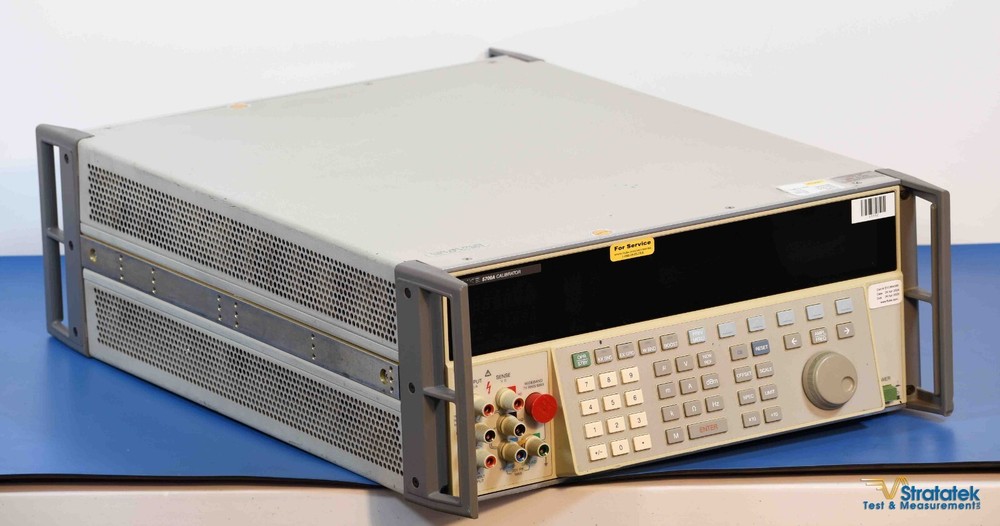 Fluke 5700A Multifunction Calibrator with Active Calibration by Fluke