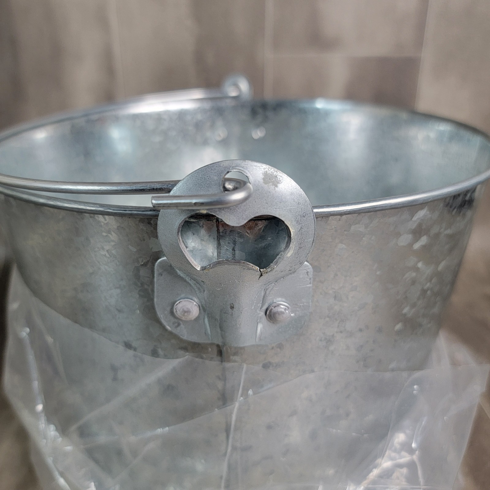 Modelo Especial Galvanized Steel Beer Bucket W/ Opener & Handle Man Cave Bar