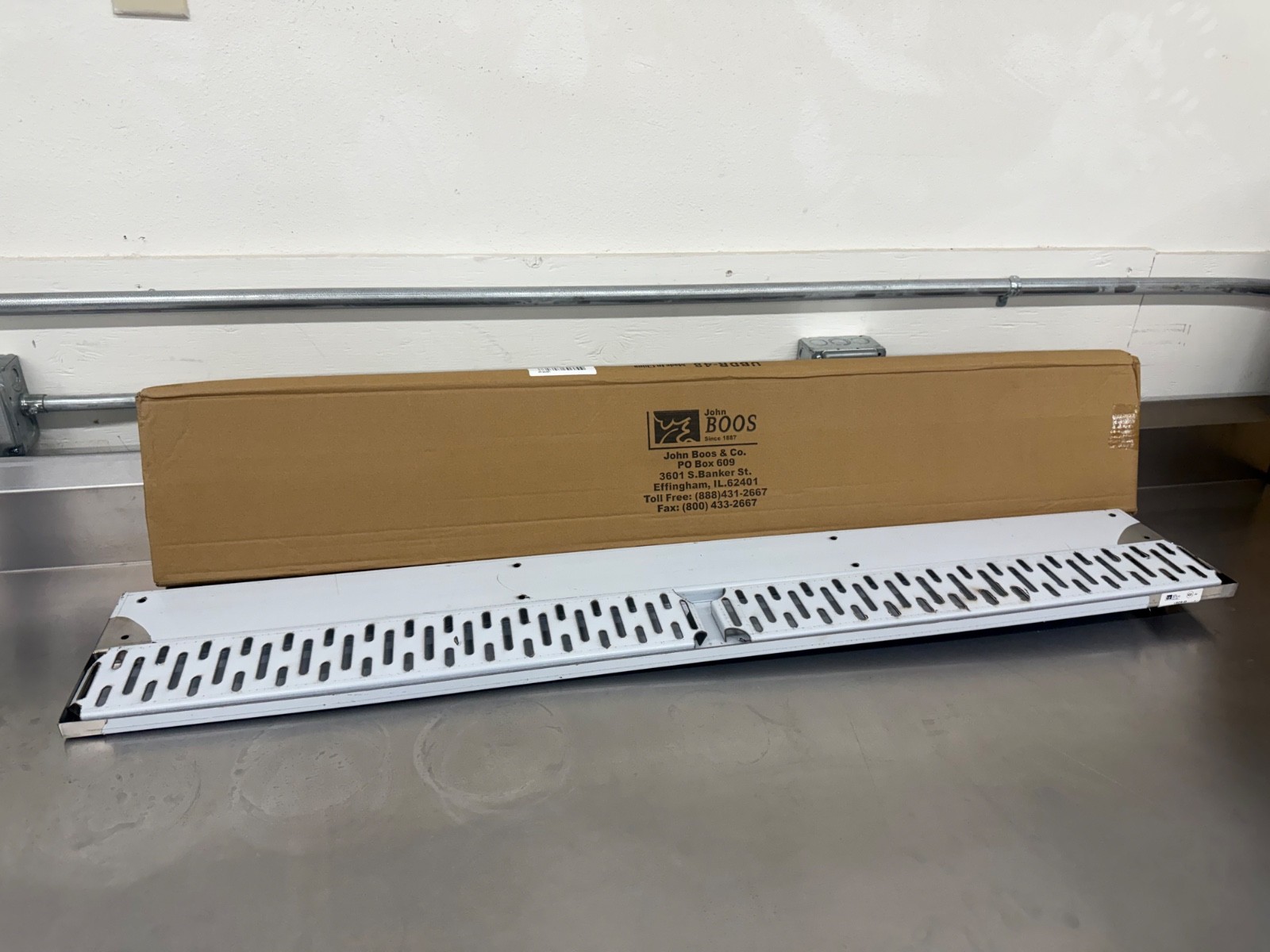 John Boos UBDR-48   48" Wide under bar mount drink rail  -  FREE SHIPPING!