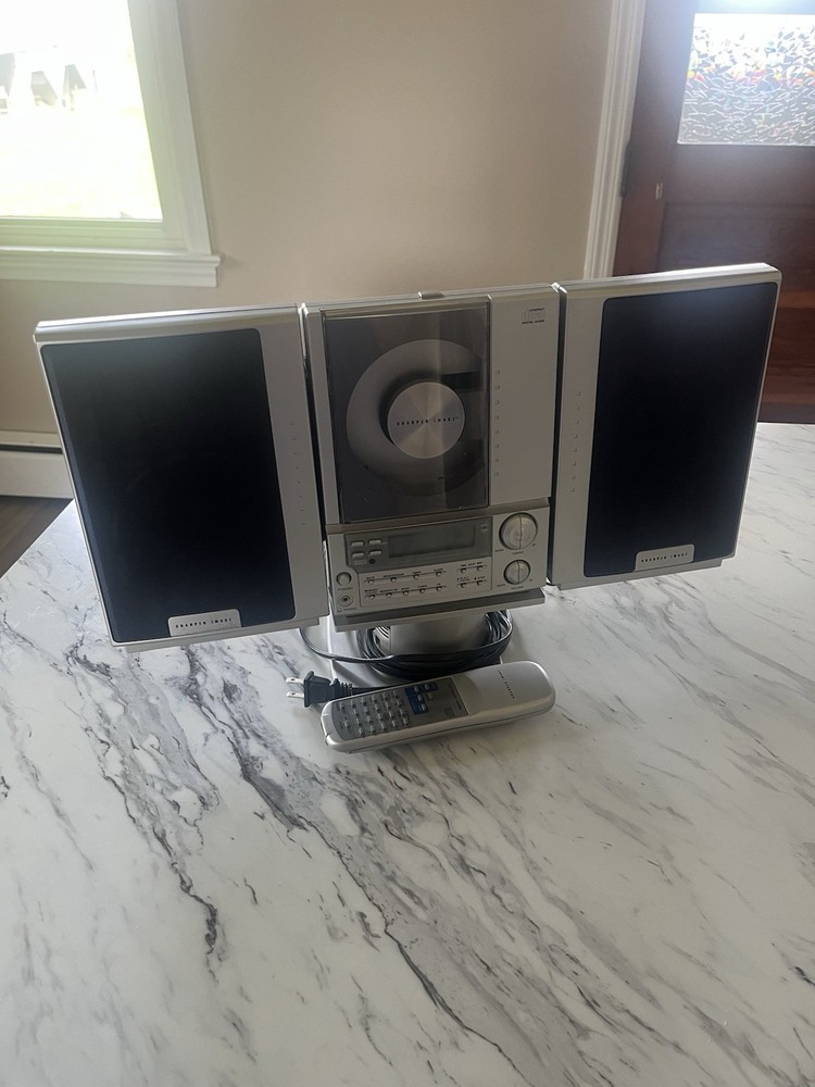 Sharper Image SO226 Vertical CD Stereo CD Player AM/FM INCLUDES Remote