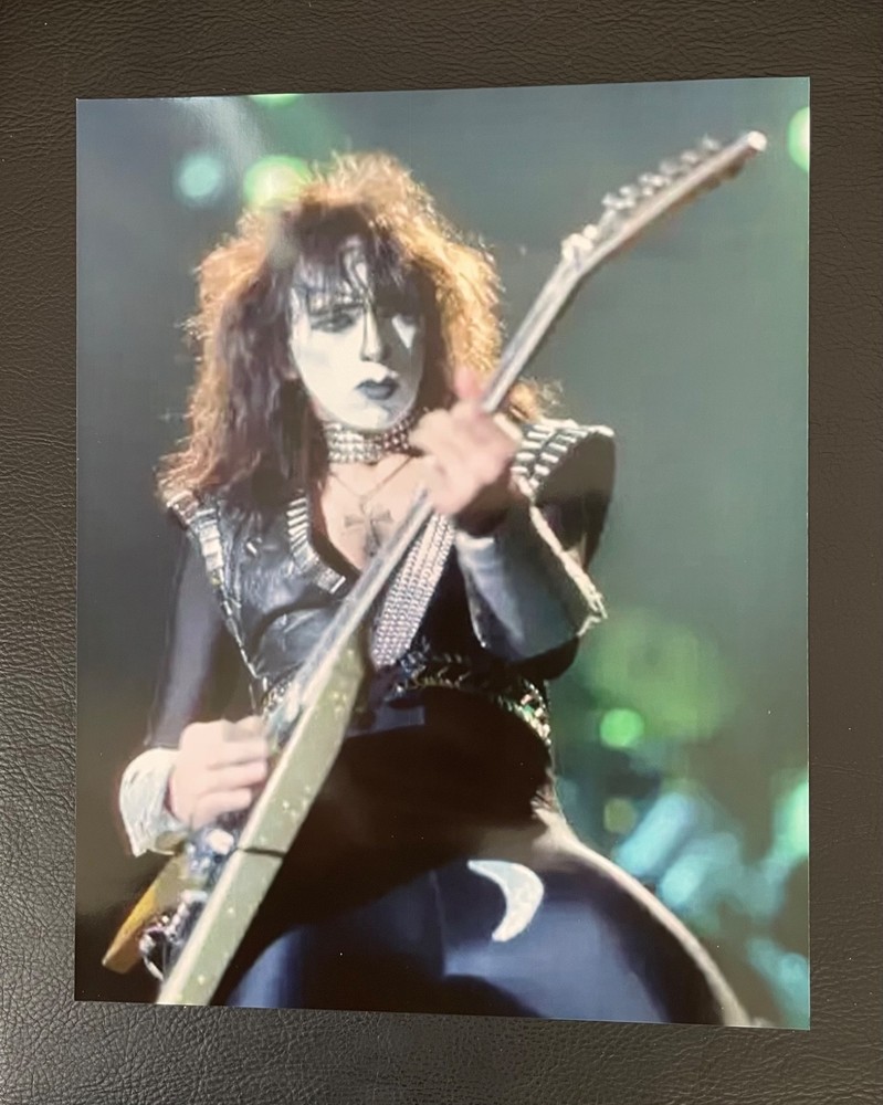 KISS VINNIE VINCENT 8 x 10  Creatures Of The Night Photo Print Only 1 Available