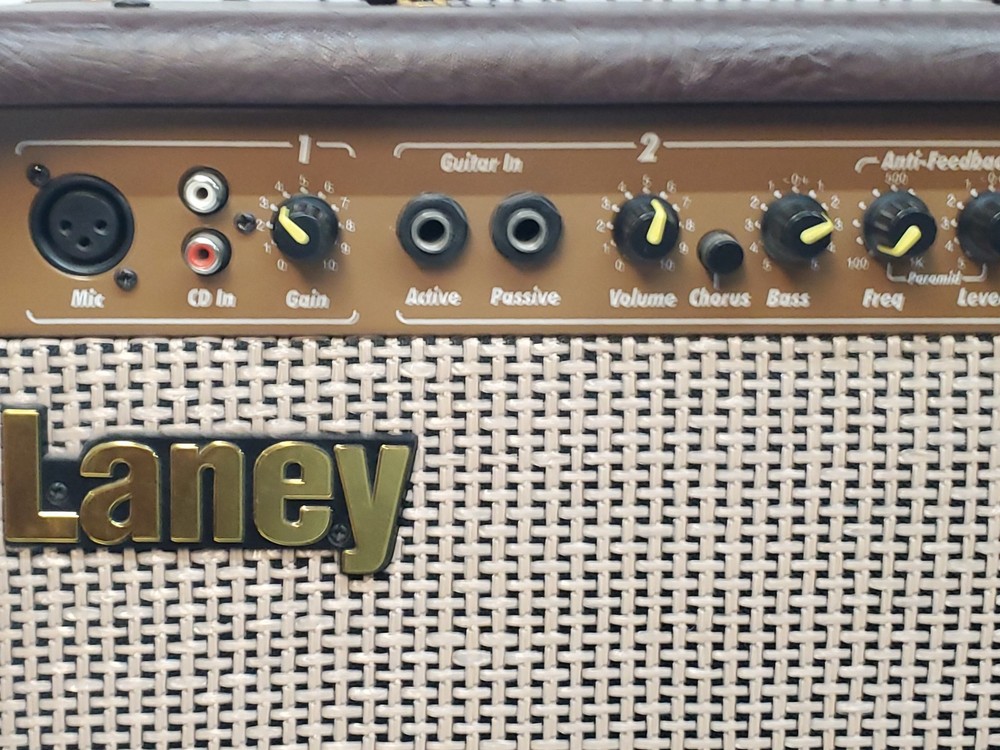 Laney LA30C Solid-State Acoustic Amplifier 30 Watts 8" Speaker