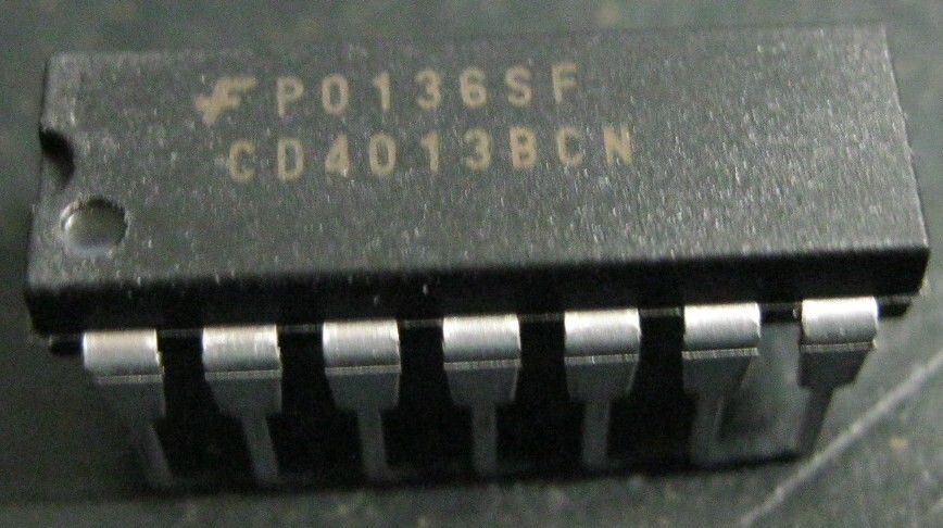 CD4013BCN Integrated Circuit