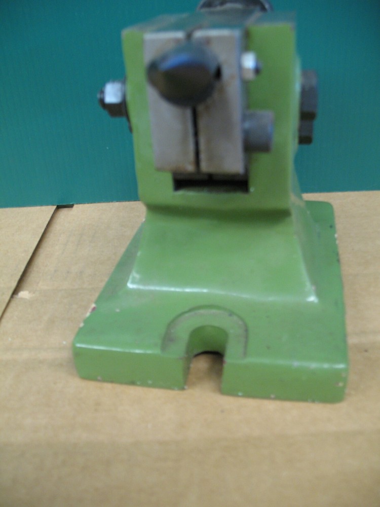 ADJUSTABLE CENTER DIVIDING HEAD APPROX 5"C/L