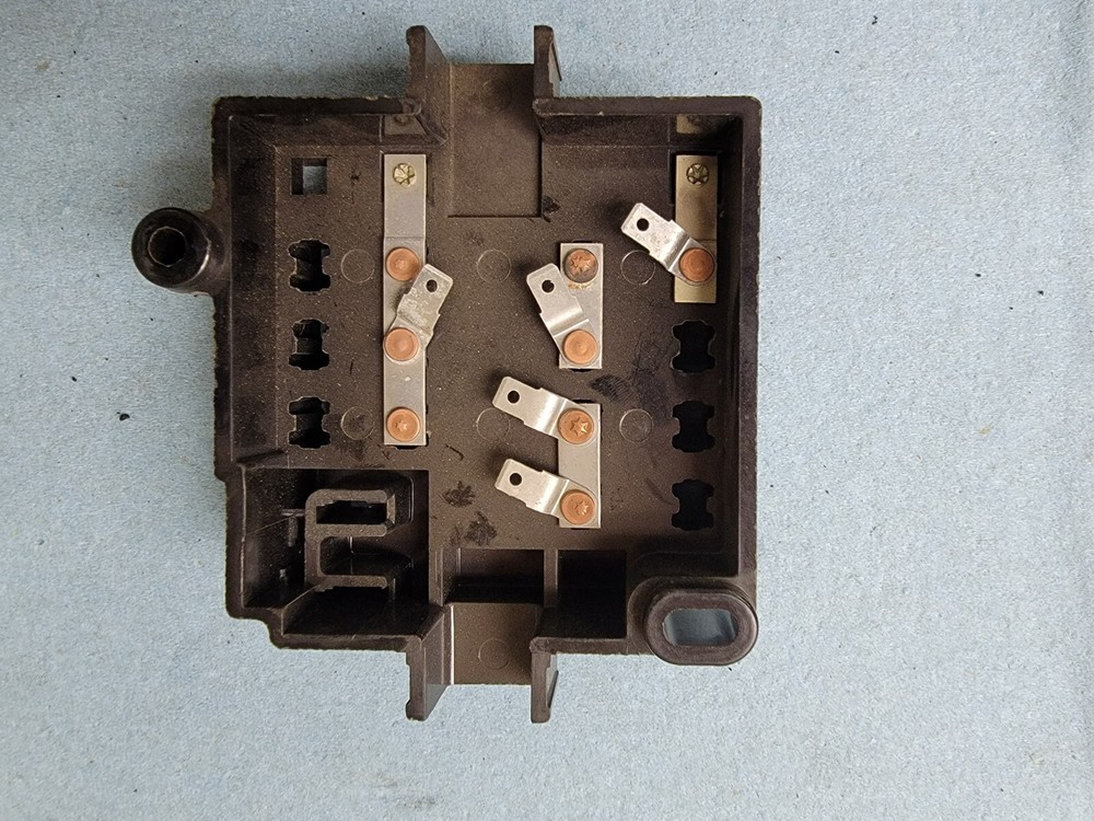 General Motors Fuse Block