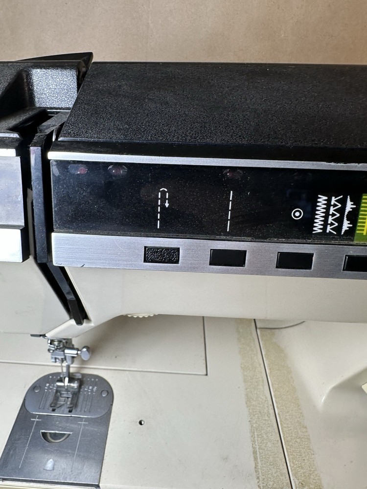 Singer Touch-Tronic 2000 Sewing Machine Works