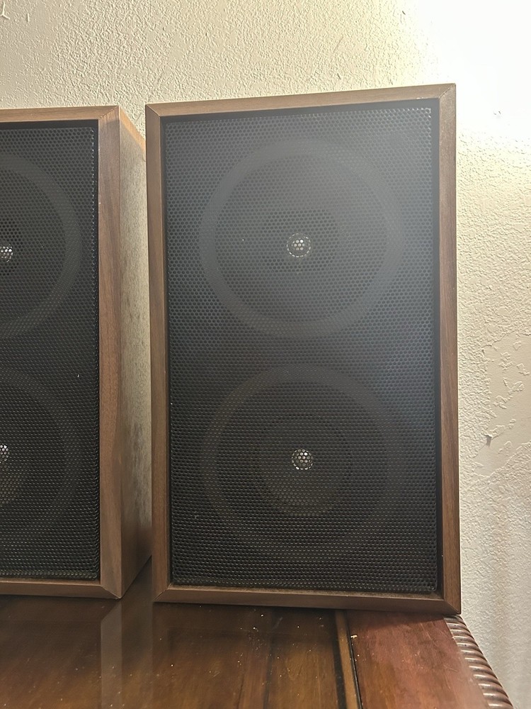 Vintage 1970 Pair Wide Range speakers system ￼model 0648