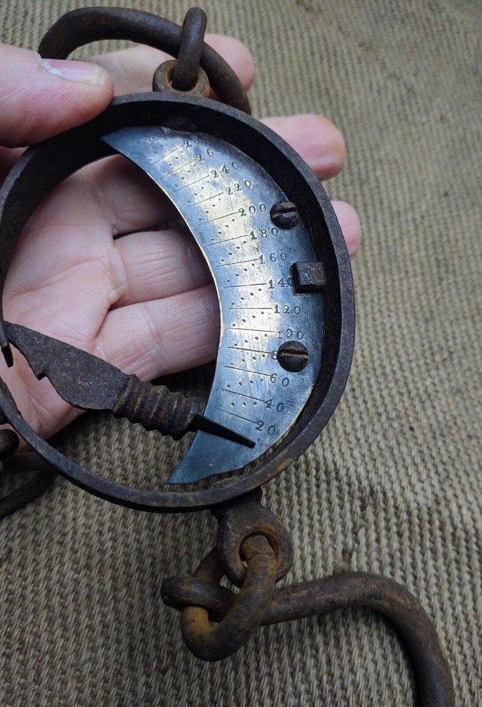 Scale Balance Mancur or Merchant Antique