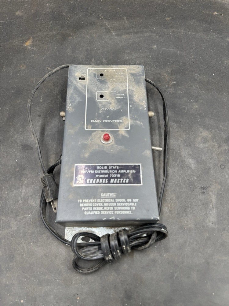 Channel Master Model 7331B VHF/FM Distribution Amplifier Untested