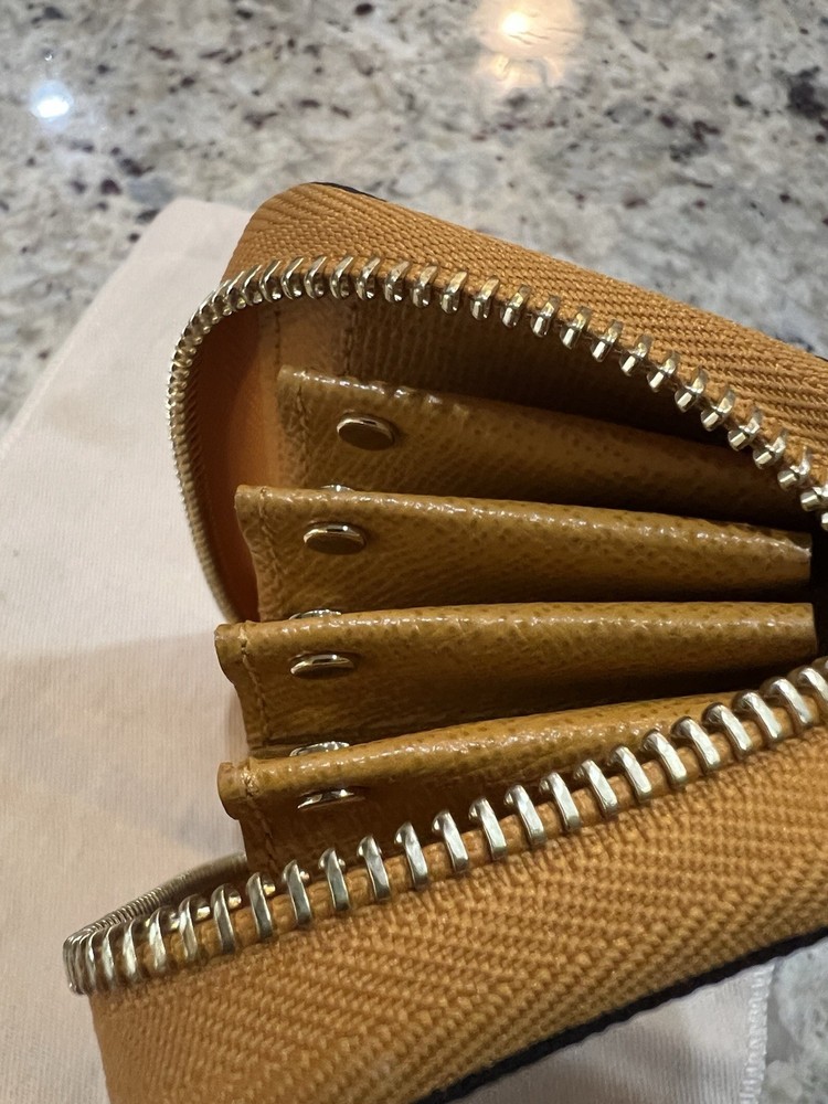 Louis Vuitton Multicartes Imperial Saffron