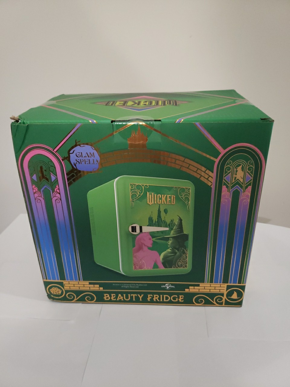 Movie Wicked Chill Beauty Or Snacks Fridge Low Energy Portable Elphaba & Glinda