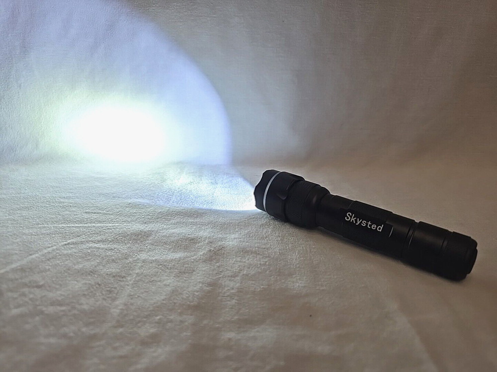 Skysted Single Mode Mini Portable Handheld Flashlight w/ Supfire Battery Charger