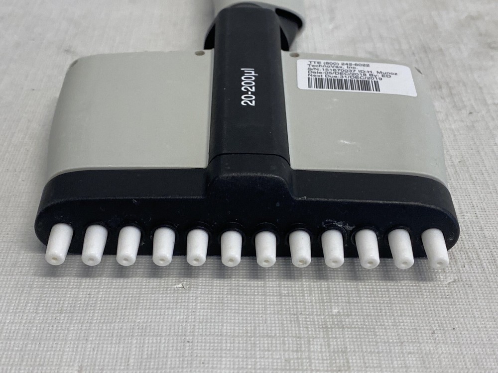 CORNING Lambda Plus 20-200uL 12-Channel Pipettor Autoclavable 4086