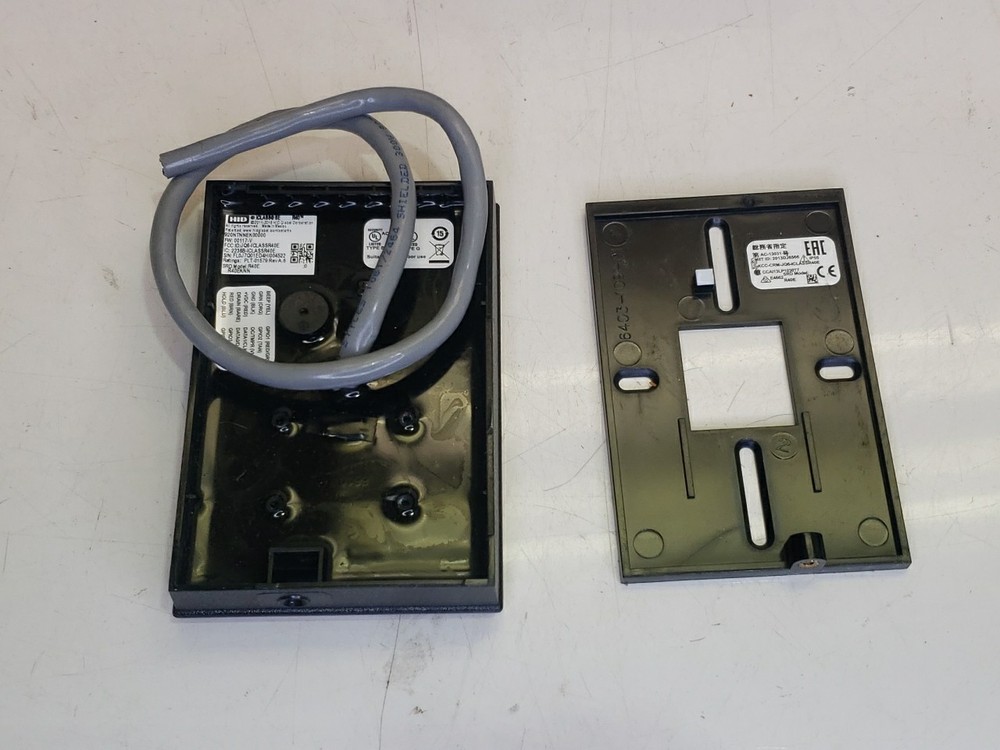 HID 920NTNNEK00000 Wall Switch Reader -Missing Screws