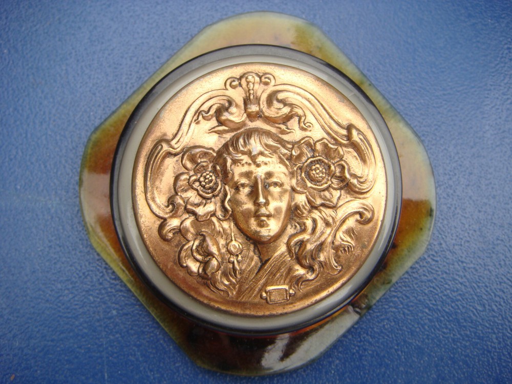 VINTAGE MULT-TIER BROOCH COPPER CAMEO SIGNED ETTA