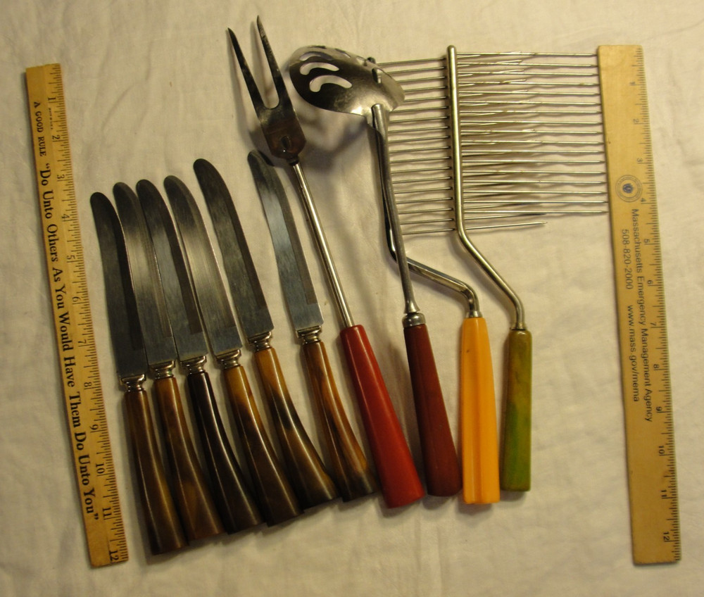 10 VINTAGE PIECES TESTED BAKELITE FLATWARE LOT #63