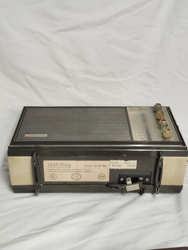 Vintage Model BT 46 BN AM/FMradio