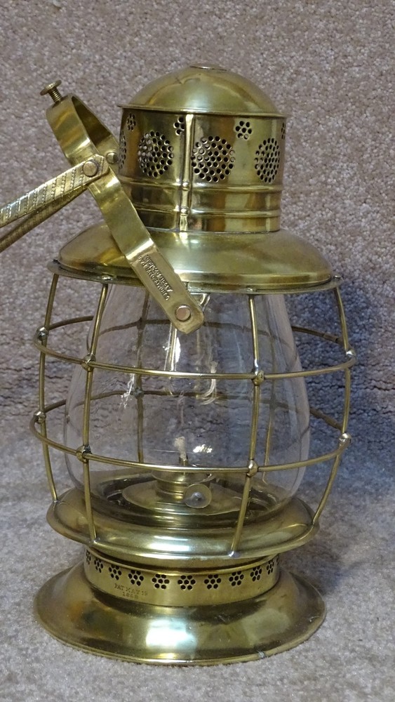 PETER GRAY & SONS RAILROAD CONDUCTOR LANTERN (C4)
