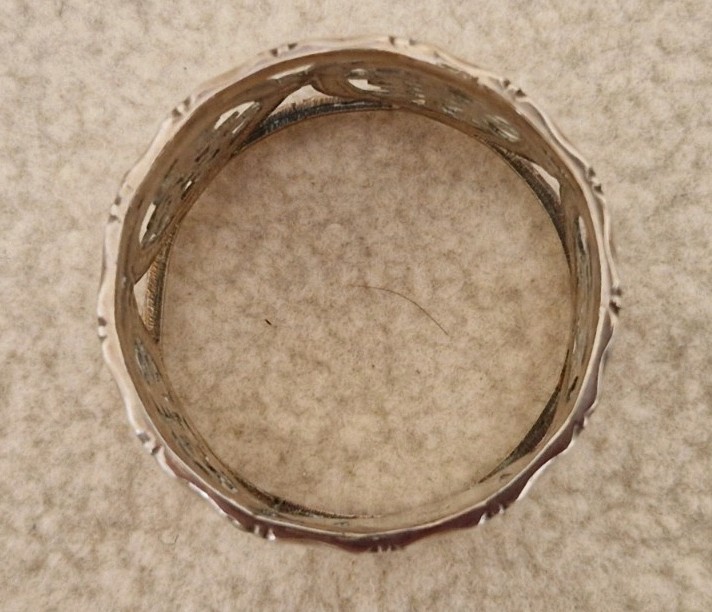 WANG HING 900 SILVER HALLMARKED DECORATIVE NAPKIN RING