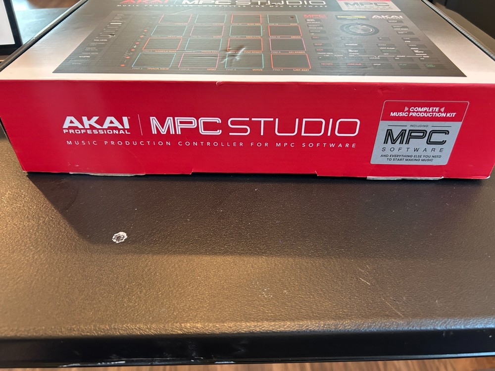 Akai Professional MPC Studio Controller + MPC Software – Great Condition, Light