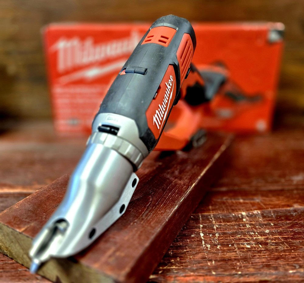 Milwaukee ‎2635-20 18V Shear Tool - Red ( Tool Only)