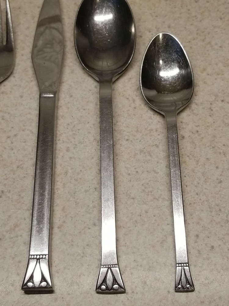 STANLEY ROBERTS STAINLESS FLATWARE ROYALTY 5 PIECE PLACE SETTING