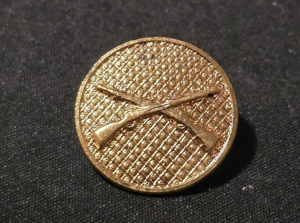 1926-37 Type 2 Gilt 3rd Infantry Collar Disk - SB