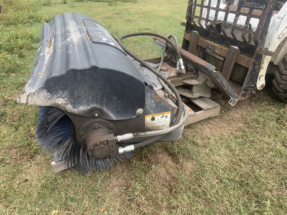 Bobcat 72 inch angle broom Hydraulic sweeper