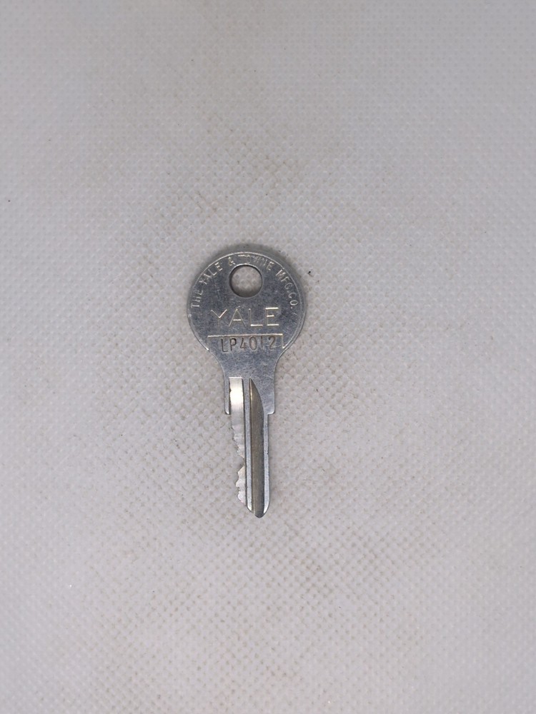 Vintage Yale Key LP4012