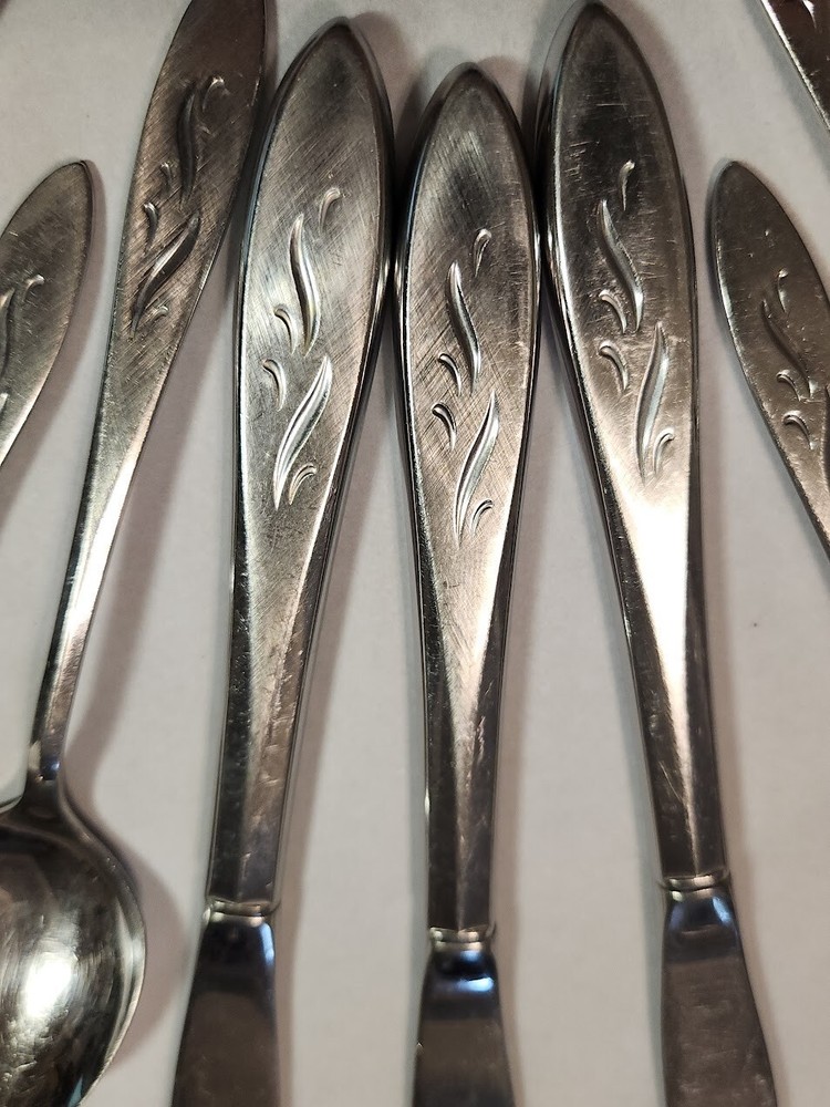 Oneida EMBER GLOW Oneidacraft Deluxe 10 Piece Stainless Flatware Serving Fork