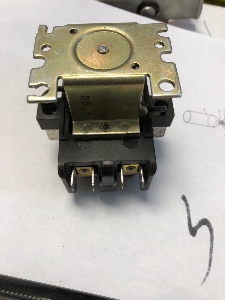 ITT UNIVERSIAL CONTACTOR P5ACJ1