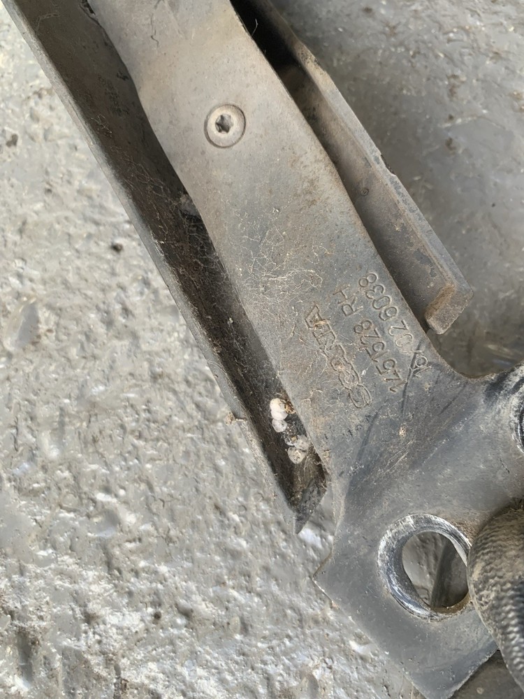 Scania Grill Hinges