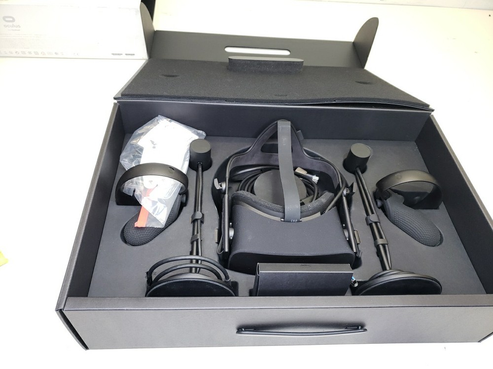 Oculus Rift Virtual Reality Headset HM-A with Controllers Sensors - Open Box