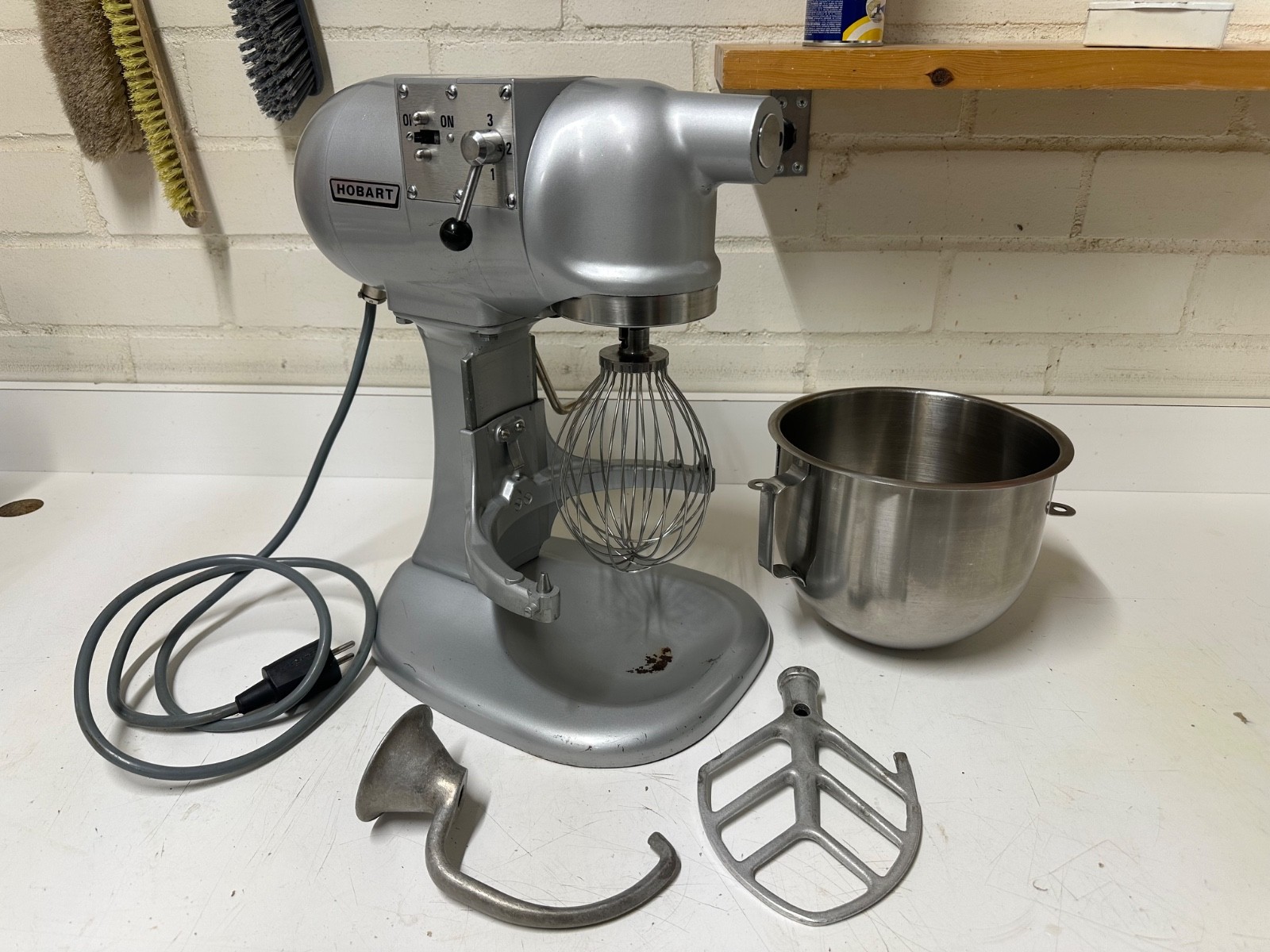 Hobart N50 - stand mixer