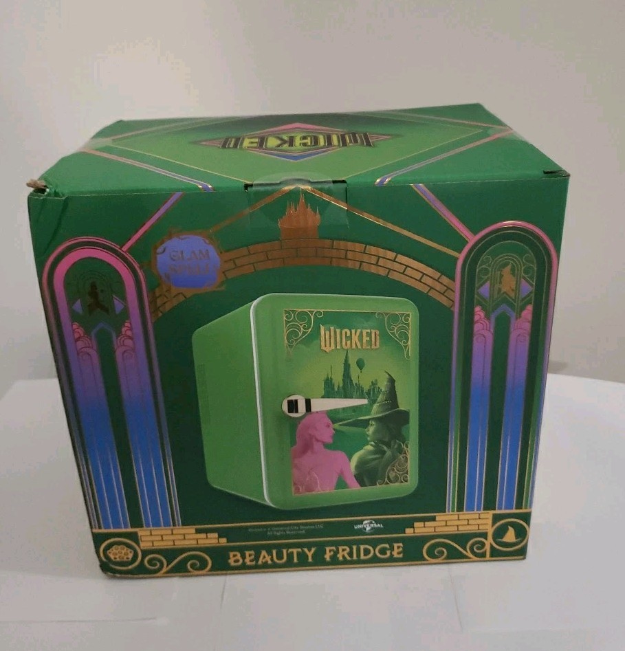 Movie Wicked Chill Beauty Or Snacks Fridge Low Energy Portable Elphaba & Glinda