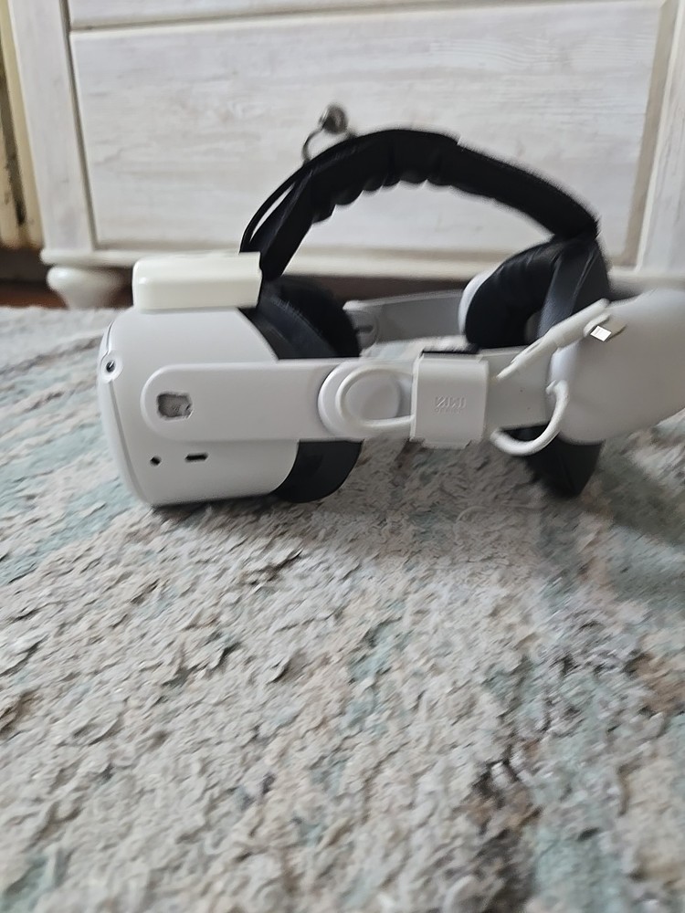 Meta Quest 2 VR Headset with Adjustable Head Strap And Fan