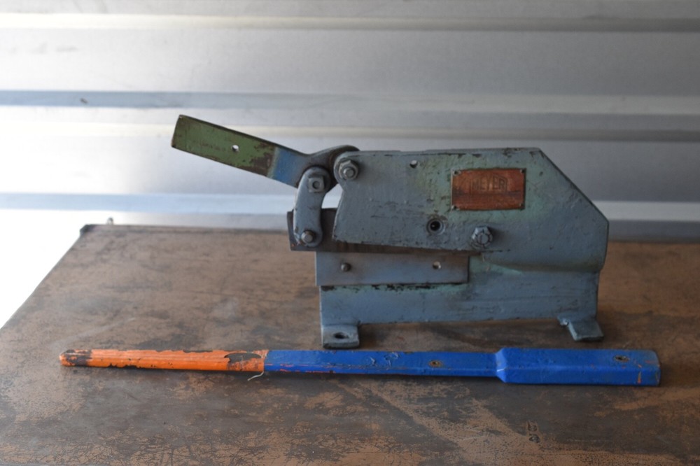 Meyer throatless bench shear