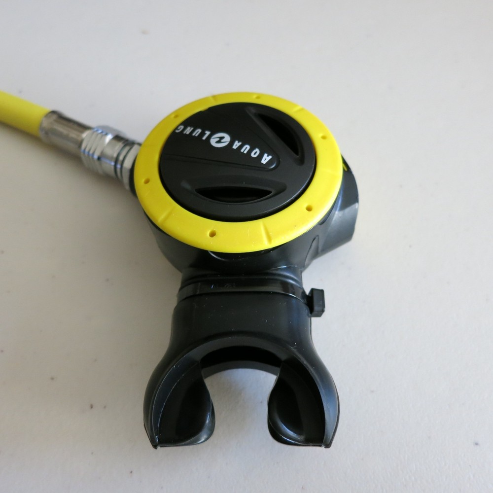 SCUBA DIVING PRE-OWNED AQUA-LUNG ABS SECOND STAGE OCTO REGULATOR EXCELLENT!
