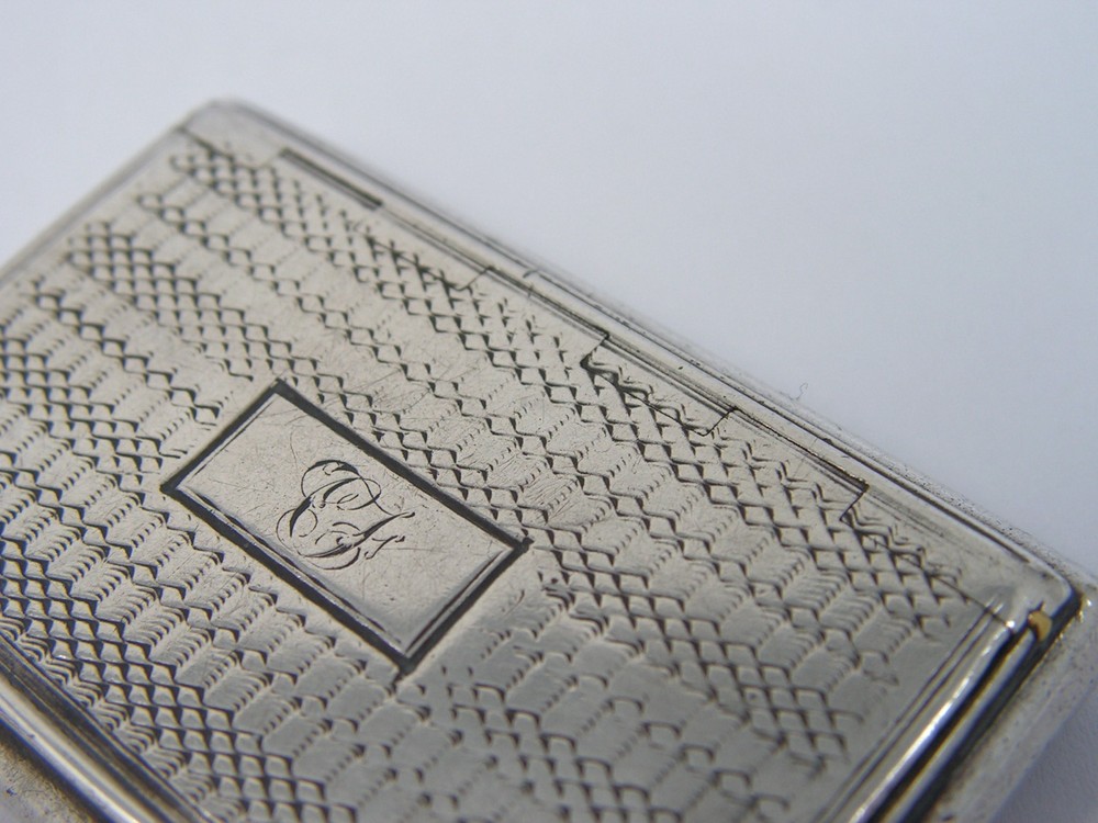 ANTIQUE WILLIAM IV THOMAS SHAW SOLID STERLING SILVER SNUFF PILL BOX 1835