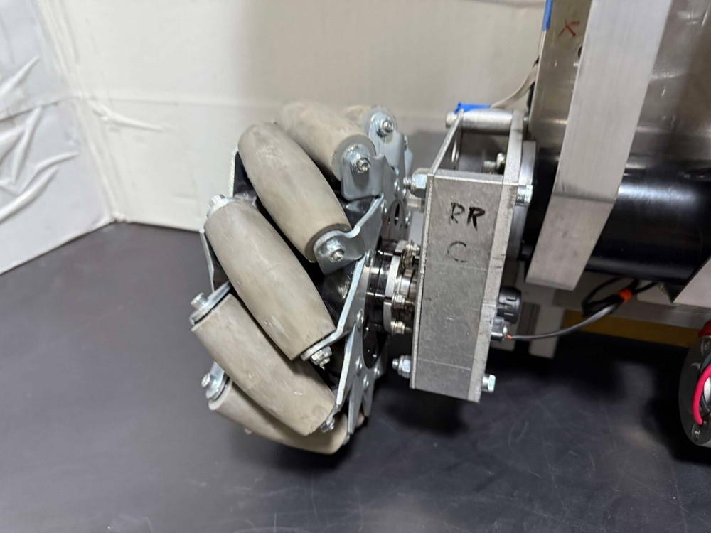 SUPERDROID ROBOTS IG52 DB OMNIDIRECTIONAL MOBILE ROBOT ASSEMBLY
