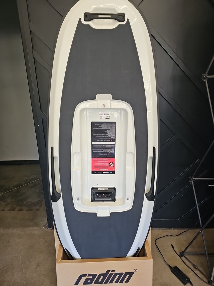 RADINN FREERIDE ELECTRIC SURFBOARD