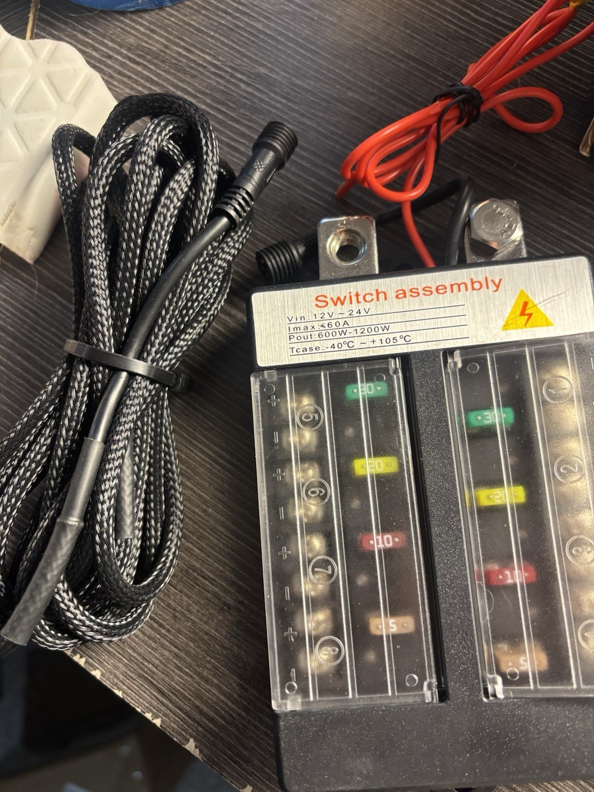 AUXBEAM 8 Gang Switch Panel On-Off LED Car Switch Panel Circuit Control 12V/24V