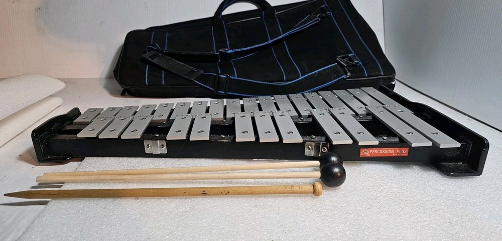 Geniune, Percussion Plus 30 Notes Bell w/ Case And 3 Sticks