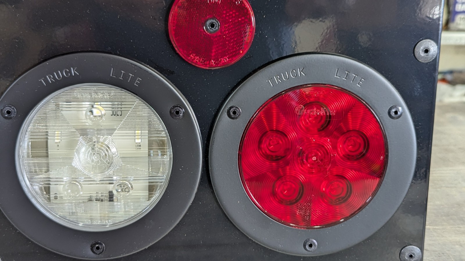 4095871C92 International Tail Light Bar Panel LED Super 44 Lamp TRUCK-LITE 40951