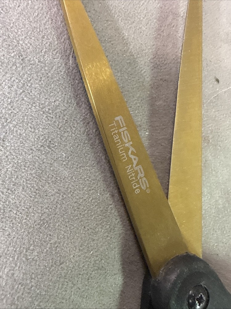 Fiskars Softouch Microtip Pruning Snips With Safety Lock