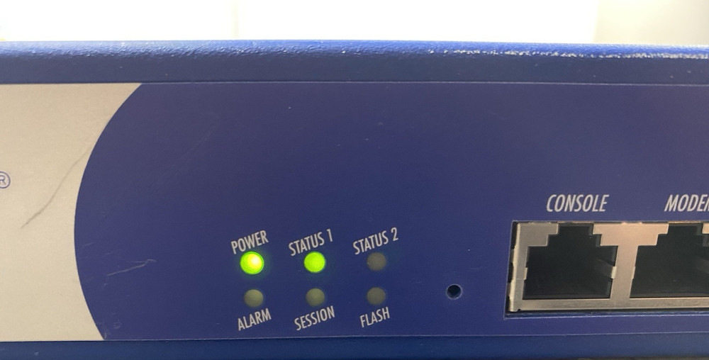 Juniper NetScreen 204 NS-204-001 VPN Firewall Network Security Appliance