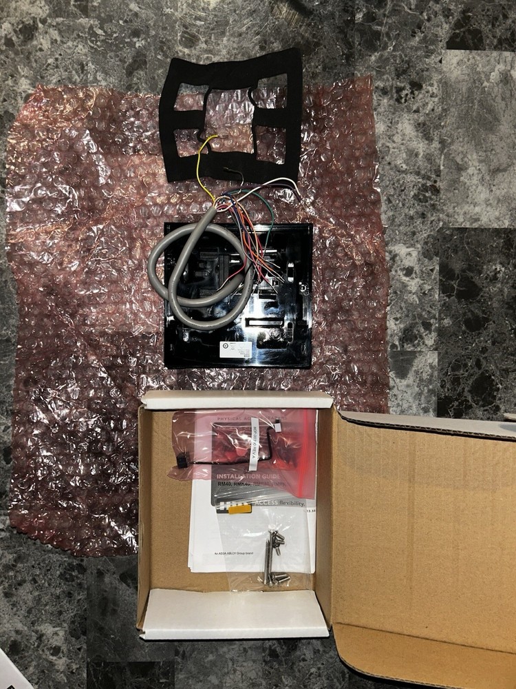 Assa Abloy iClass SE HID R40E Card Reader